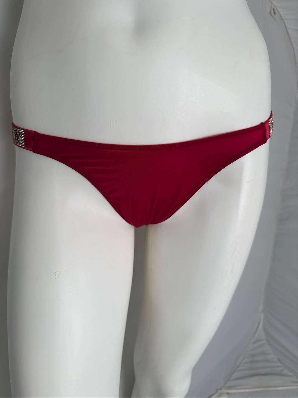 Victoria’s Secret Very Sexy red lacquer shine strap Brazilian panty M